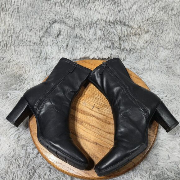 Areosoles "Renr" Cinnamon Womens Size 8M Retro Black Flexible Heeled Ankle Boots - Picture 3 of 10
